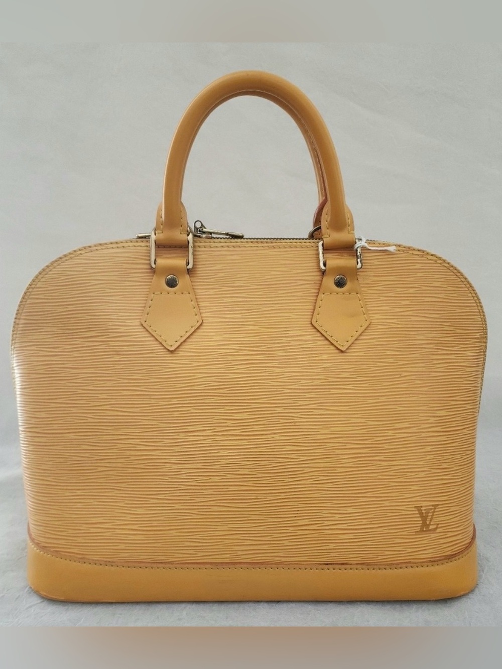 Auth Louis Vuitton Epi Alma Leather Bag